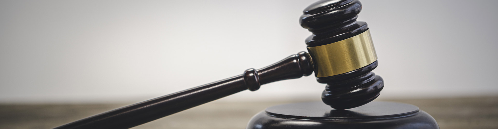 law-theme-mallet-of-the-judge-law-enforcement-offi-ZQNP56R